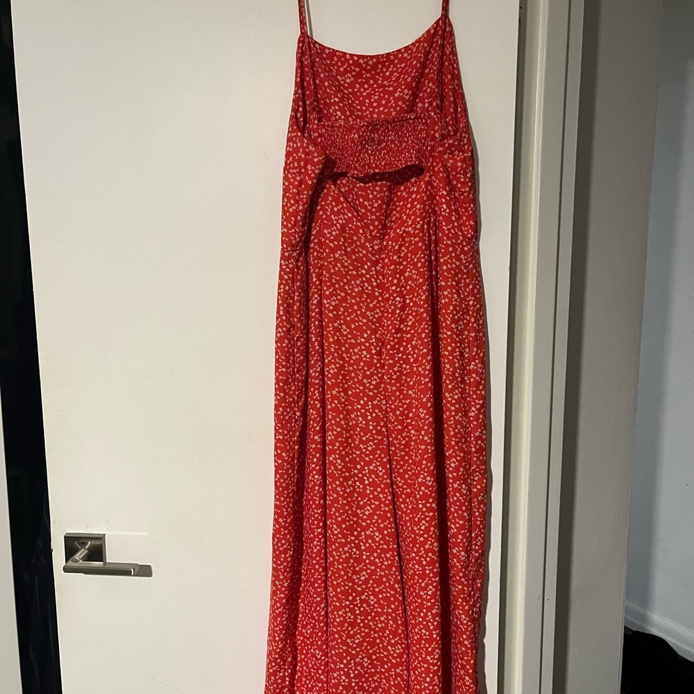 Wild fable floral jumpsuit worn only once or twice. Cute for spring or summer